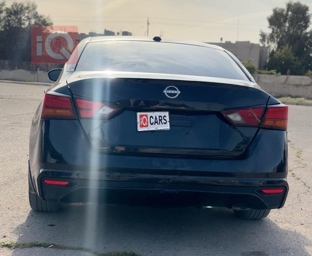 نيسان ألتيما